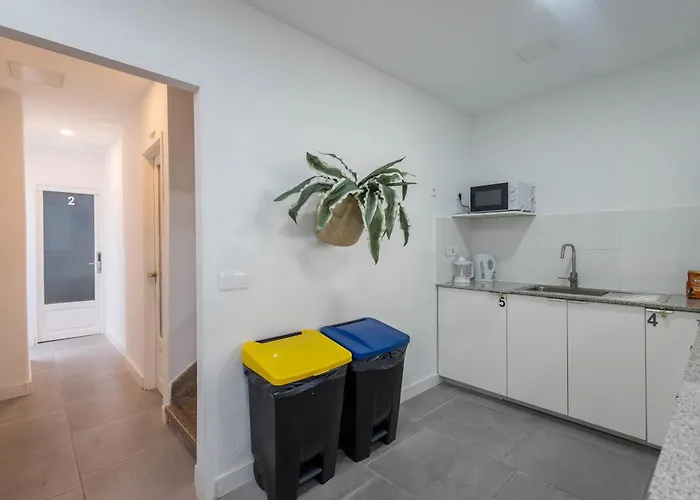 Pensjonat Coliving Mol-terrace, En-suite Bathroom, Fridge & Tv 3*