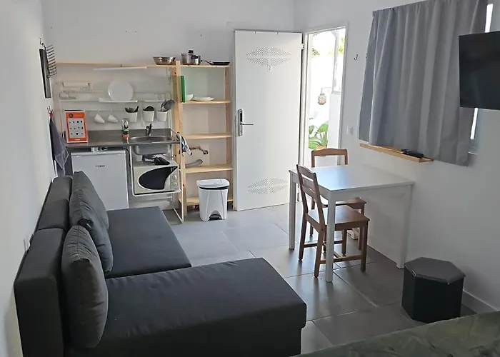 Pensjonat Coliving Mol-terrace, En-suite Bathroom, Fridge & Tv 3*