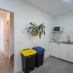 Guest house Coliving Mol-terrace, En-suite Bathroom, Fridge & Tv 3*