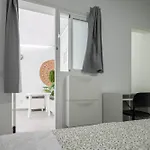 Guest house Coliving Mol-terrace, En-suite Bathroom, Fridge & Tv 3*