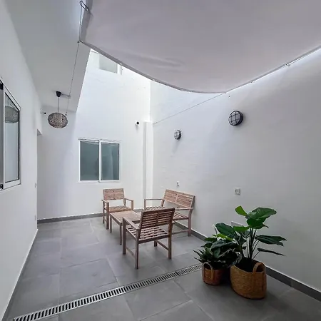 Casa de hóspedes Coliving Mol-terrace, En-suite Bathroom, Fridge & Tv