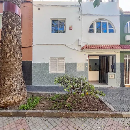 Casa de hóspedes Coliving Mol-terrace, En-suite Bathroom, Fridge & Tv *