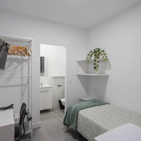 Coliving Mol-terrace, En-suite Bathroom, Fridge & Tv * Las Palmas de Gran Canárias