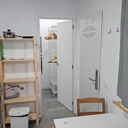 Mol-terrace, En-suite Bathroom, Fridge & Tv Guest house