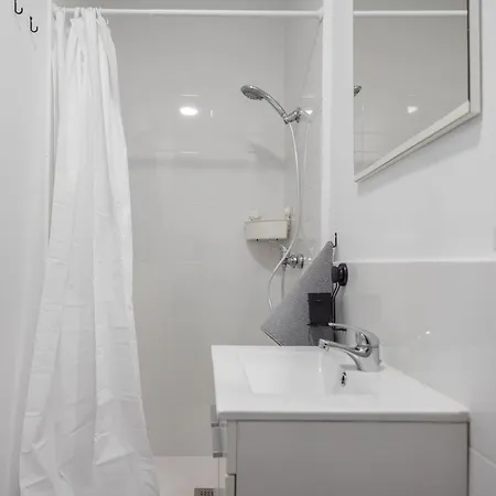 Mol-terrace, En-suite Bathroom, Fridge & Tv