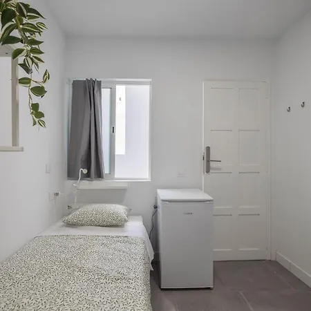 Mol-terrace, En-suite Bathroom, Fridge & Tv