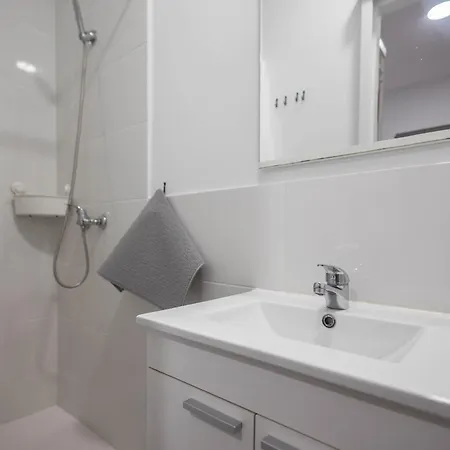 Mol-terrace, En-suite Bathroom, Fridge & Tv
