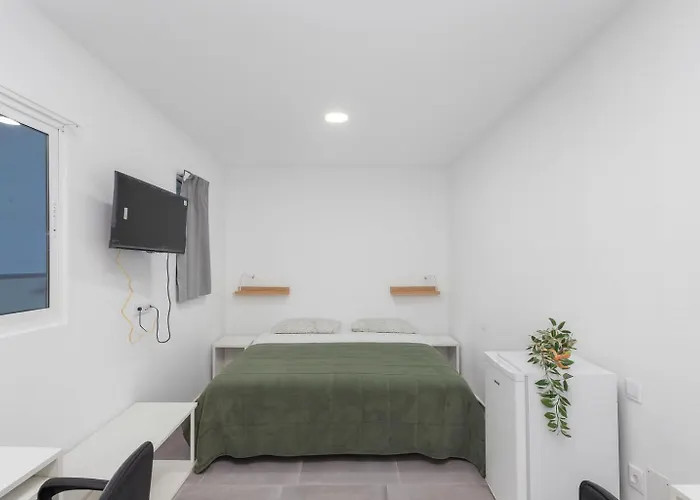 Coliving Mol-terrace, En-suite Bathroom, Fridge & Tv ゲストハウス